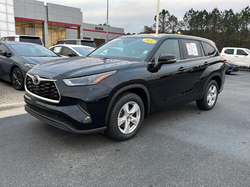 used 2022 Toyota Highlander car, priced at $31,900