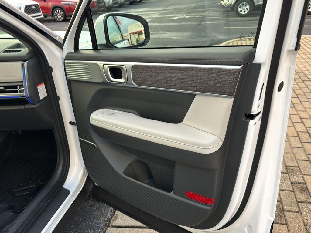 used 2025 Hyundai Santa Fe car, priced at $37,999