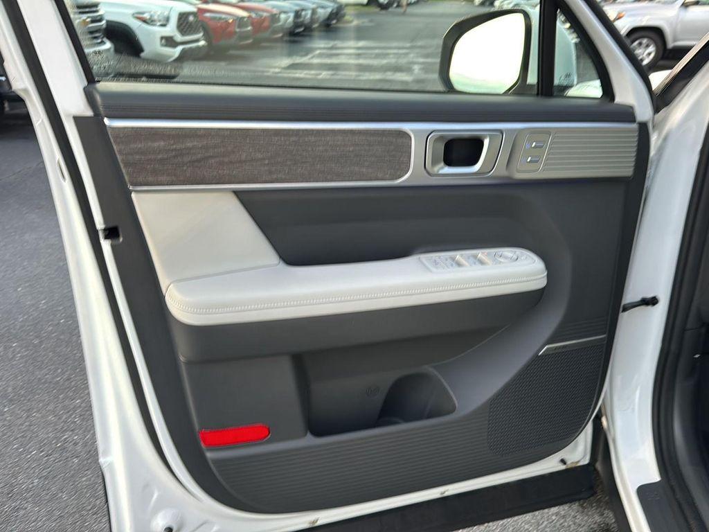used 2025 Hyundai Santa Fe car, priced at $37,999