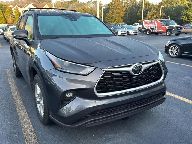 used 2022 Toyota Highlander car, priced at $29,999