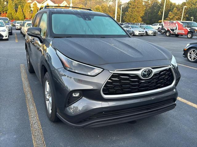used 2022 Toyota Highlander car, priced at $29,999