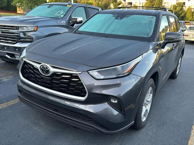 used 2022 Toyota Highlander car, priced at $29,999