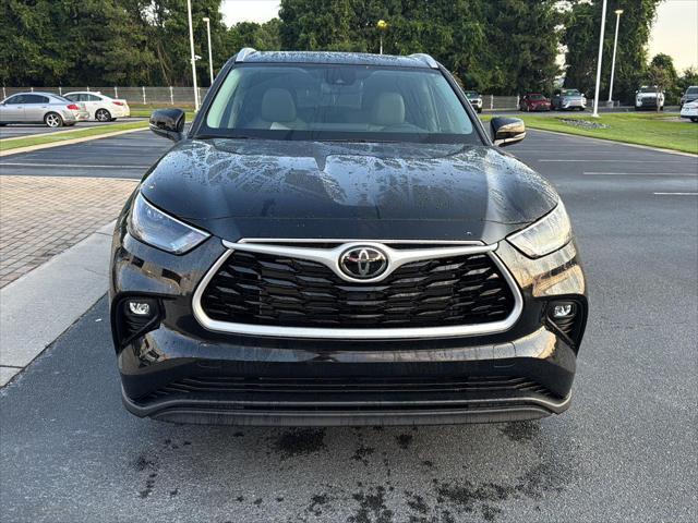 new 2025 Toyota Highlander car, priced at $45,729
