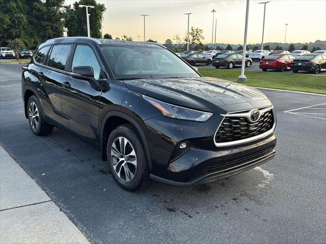 new 2025 Toyota Highlander car, priced at $45,729