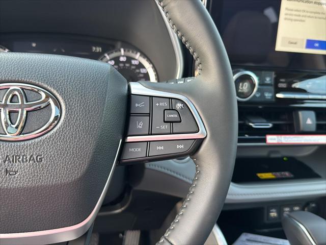 new 2025 Toyota Highlander car, priced at $45,729