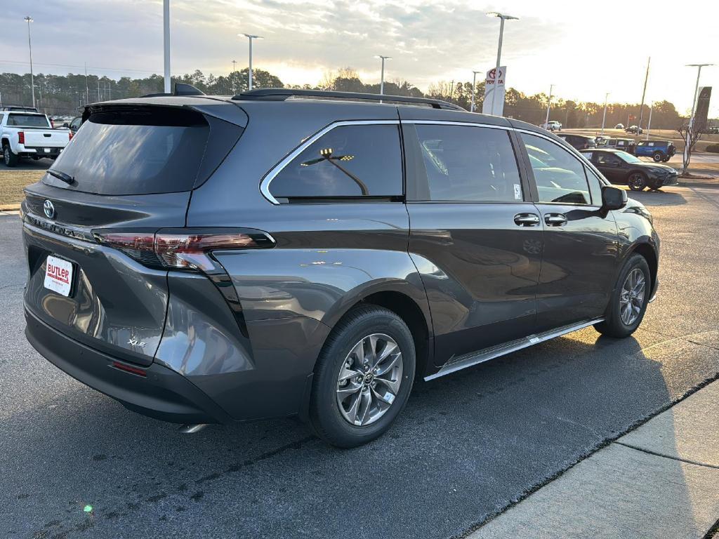 new 2025 Toyota Sienna car, priced at $47,670