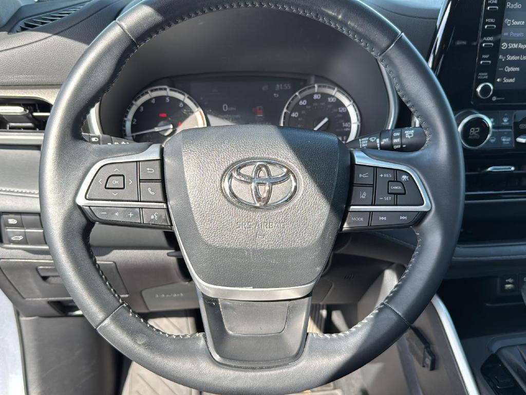 used 2022 Toyota Highlander car, priced at $32,990