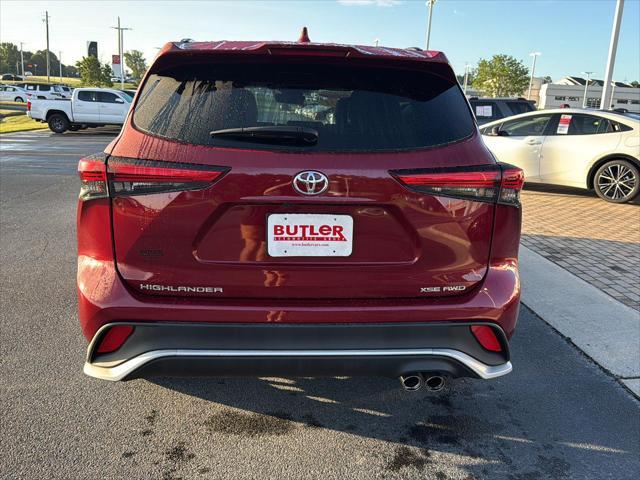used 2021 Toyota Highlander car, priced at $37,999