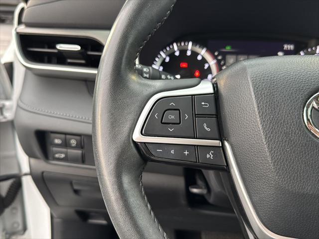used 2023 Toyota Highlander car, priced at $39,995
