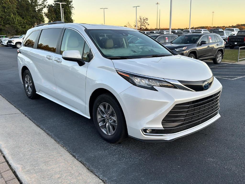 used 2023 Toyota Sienna car, priced at $47,999