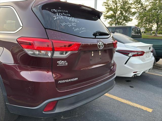 used 2019 Toyota Highlander car, priced at $27,986