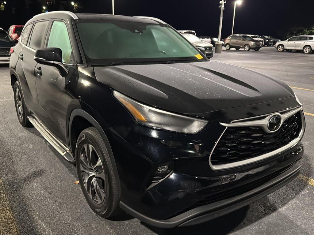 used 2022 Toyota Highlander car, priced at $35,900