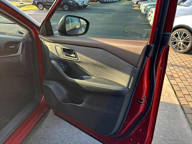 used 2021 Nissan Rogue car, priced at $18,999