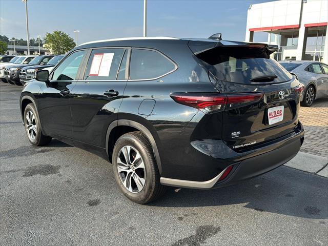 used 2024 Toyota Highlander car, priced at $43,999