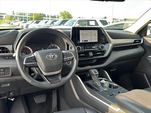 used 2024 Toyota Highlander car, priced at $43,999
