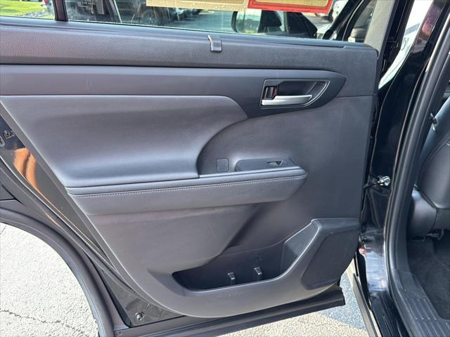 used 2024 Toyota Highlander car, priced at $43,999