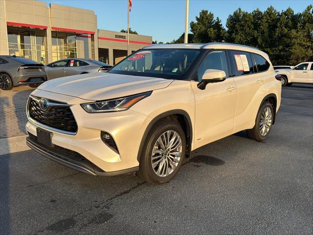 used 2022 Toyota Highlander Hybrid car, priced at $48,999