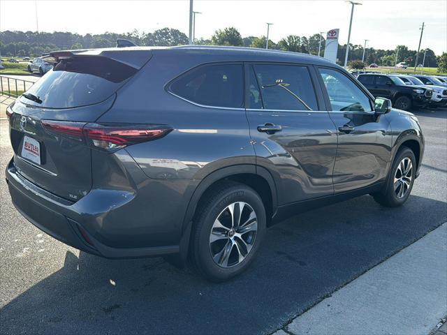new 2025 Toyota Highlander car, priced at $44,935
