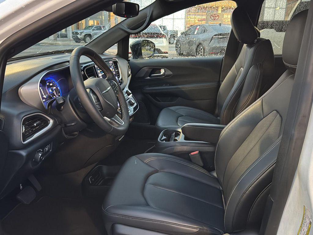 used 2025 Chrysler Pacifica car, priced at $32,499