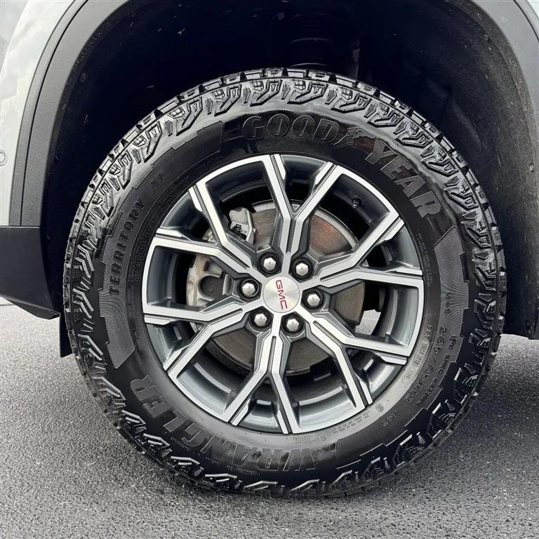 used 2025 GMC Acadia car, priced at $46,990