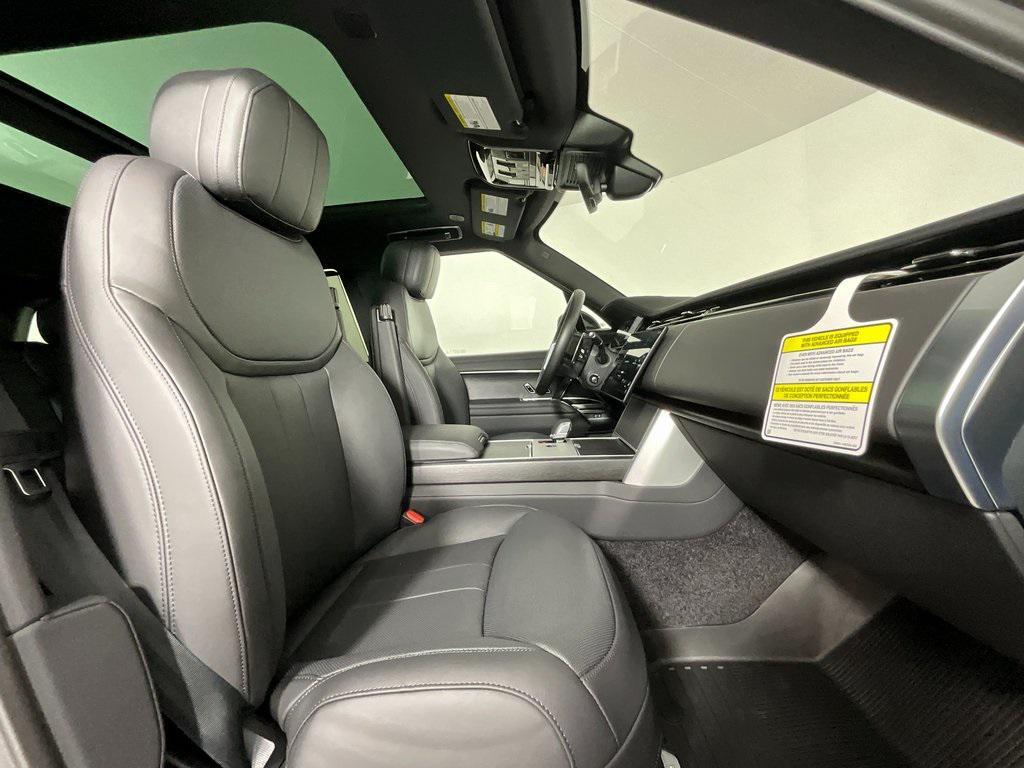 new 2025 Land Rover Range Rover car, priced at $156,485