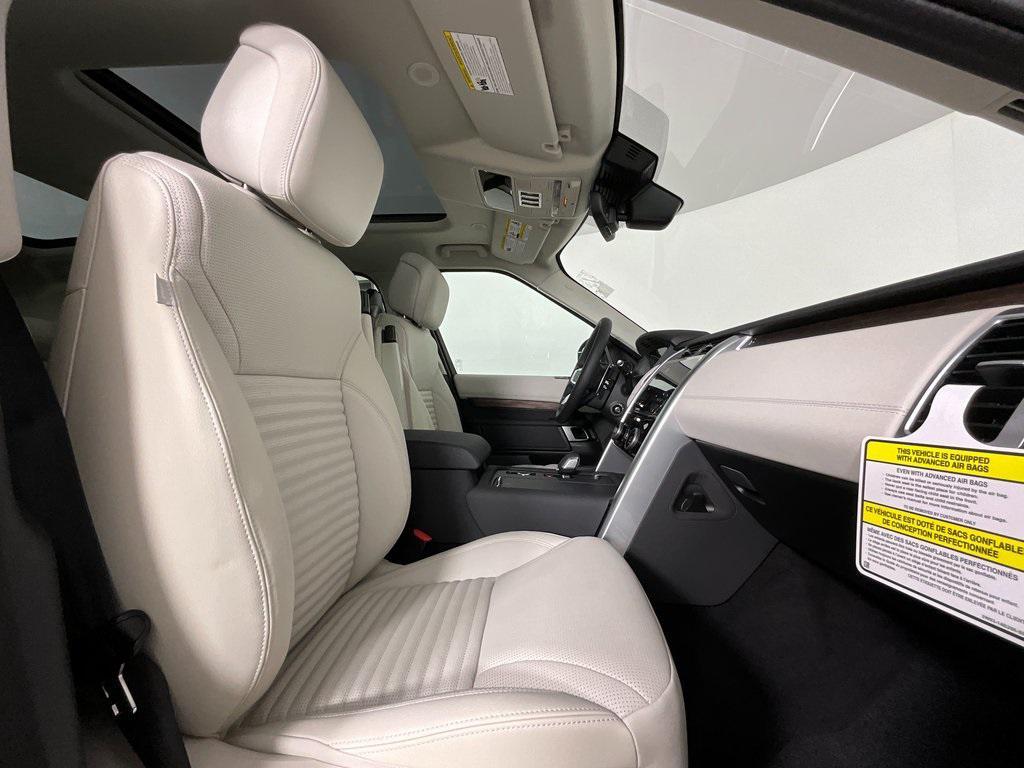 new 2025 Land Rover Discovery car, priced at $68,743