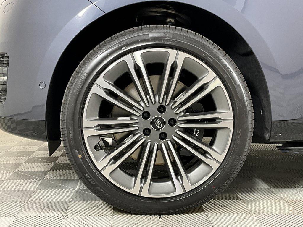 new 2025 Land Rover Range Rover car, priced at $157,090