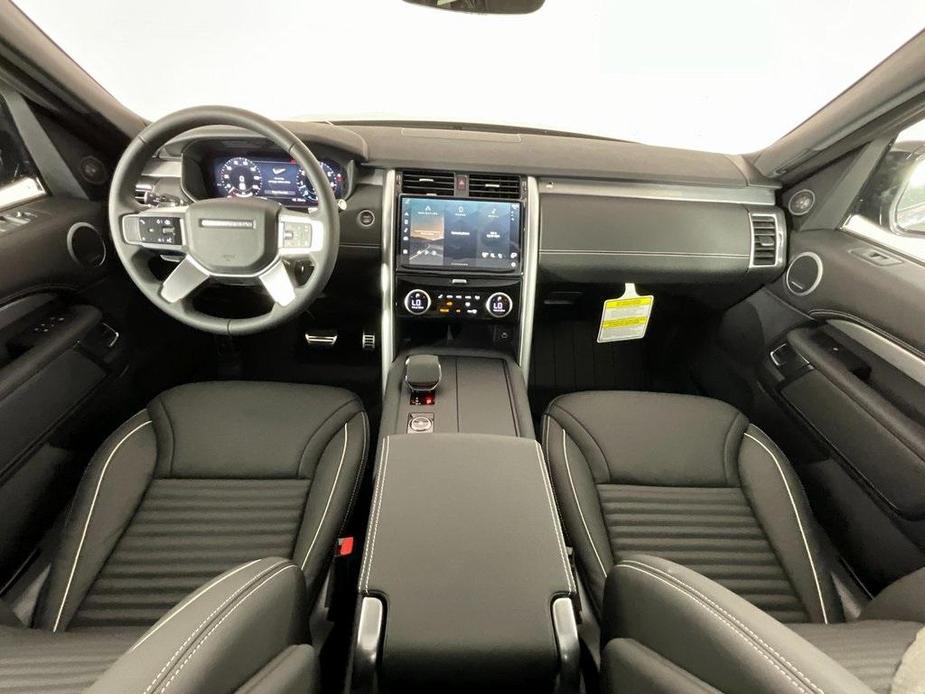 new 2024 Land Rover Discovery car, priced at $77,973