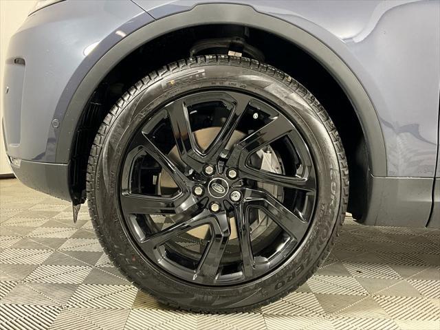 new 2025 Land Rover Discovery car, priced at $69,278