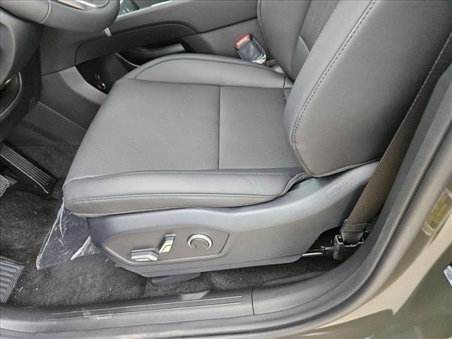 new 2025 Hyundai Santa Fe car, priced at $40,686