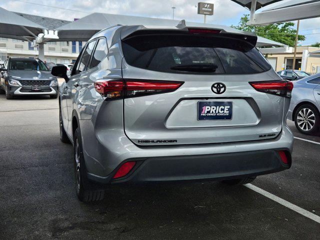 used 2022 Toyota Highlander car, priced at $33,669