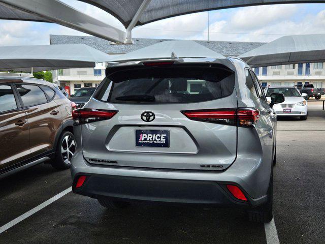 used 2022 Toyota Highlander car, priced at $33,669