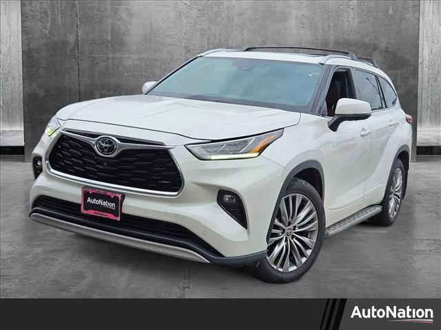 used 2021 Toyota Highlander car, priced at $29,997