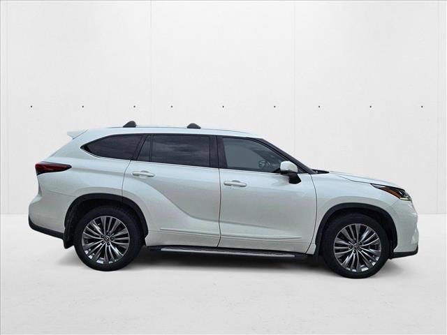 used 2021 Toyota Highlander car, priced at $27,497