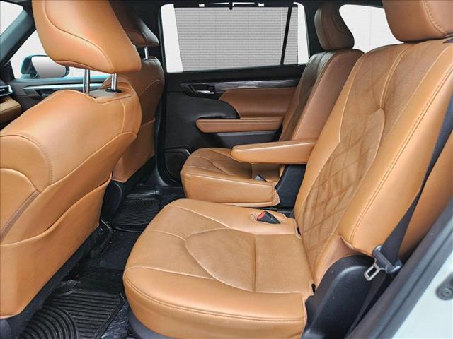 used 2021 Toyota Highlander car, priced at $27,497