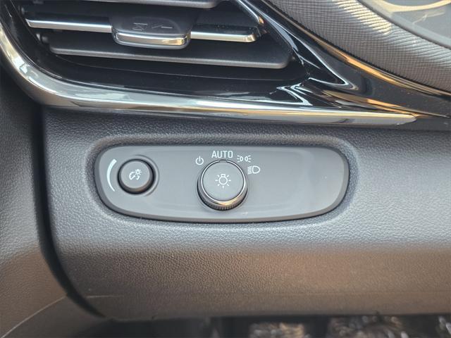new 2025 Buick Envista car, priced at $27,739