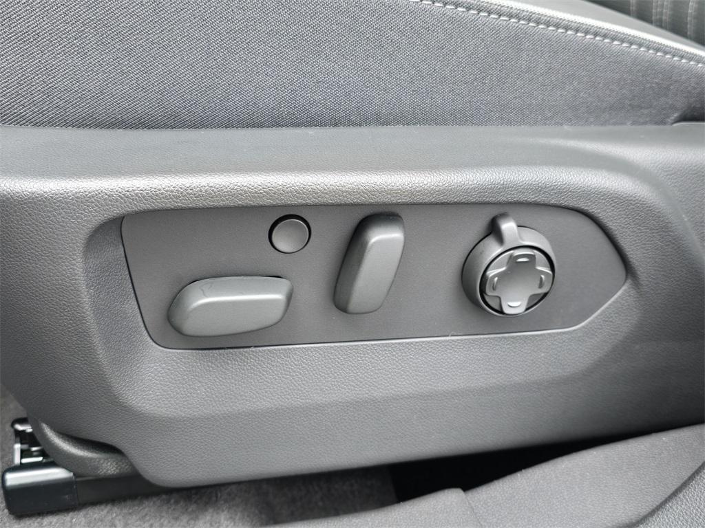new 2025 Buick Envision car, priced at $43,250