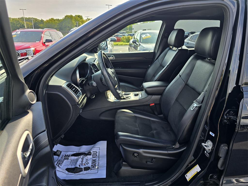 used 2022 Jeep Grand Cherokee car, priced at $26,000