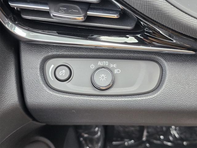 new 2025 Buick Envista car, priced at $26,000
