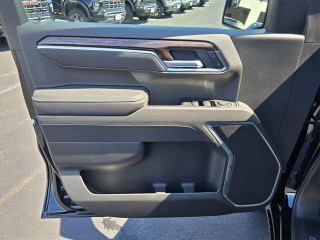 new 2025 GMC Sierra 1500 car, priced at $44,500
