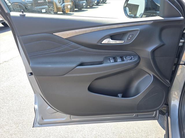 new 2025 Buick Envista car, priced at $28,234