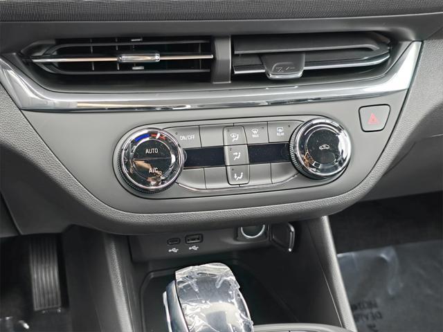 new 2025 Buick Envista car, priced at $23,000