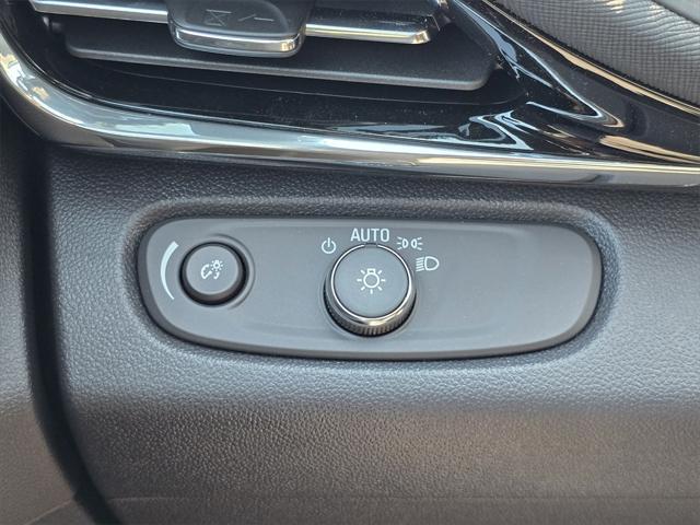 new 2025 Buick Envista car, priced at $27,739