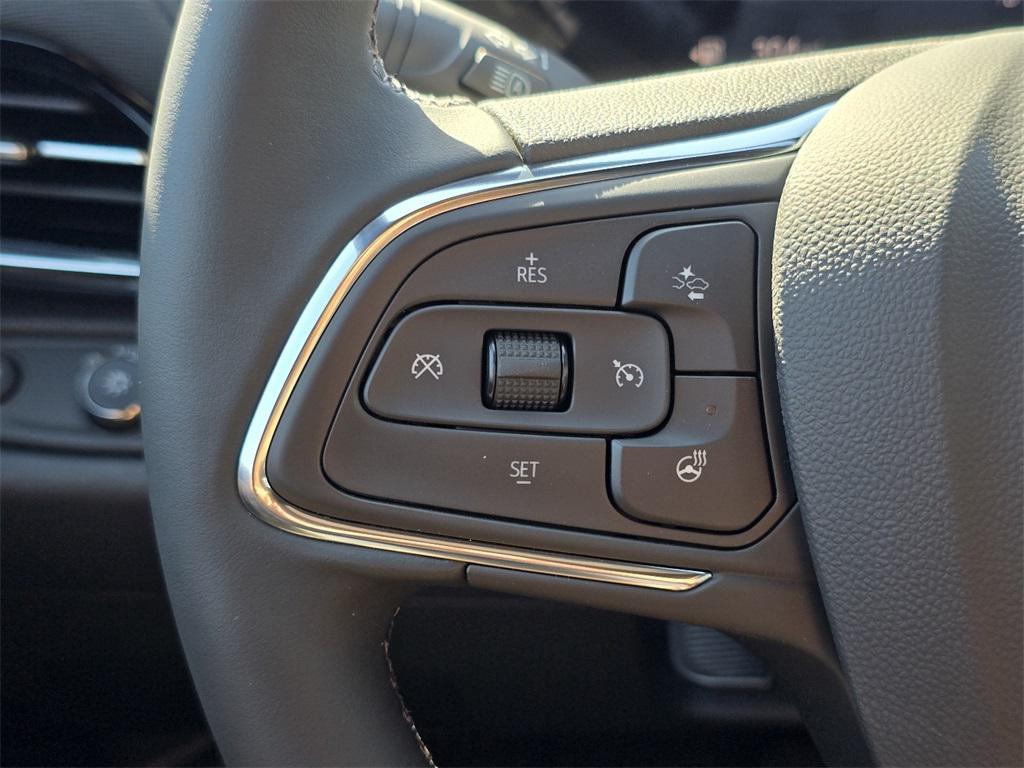 new 2025 Buick Envista car, priced at $27,000