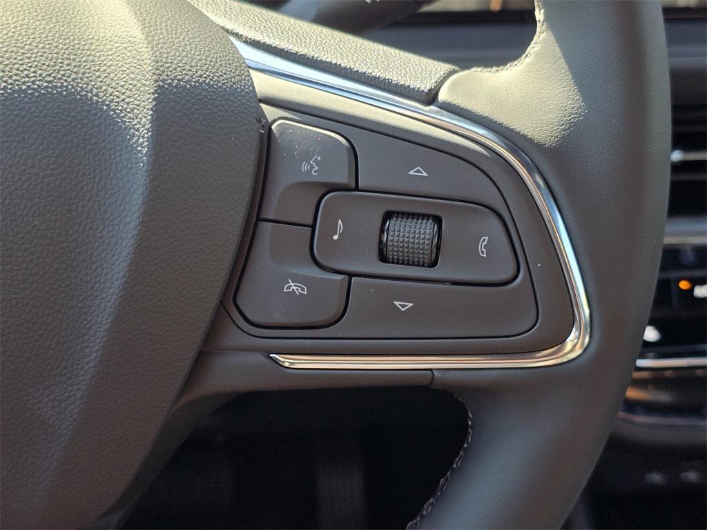 new 2025 Buick Envista car, priced at $27,000