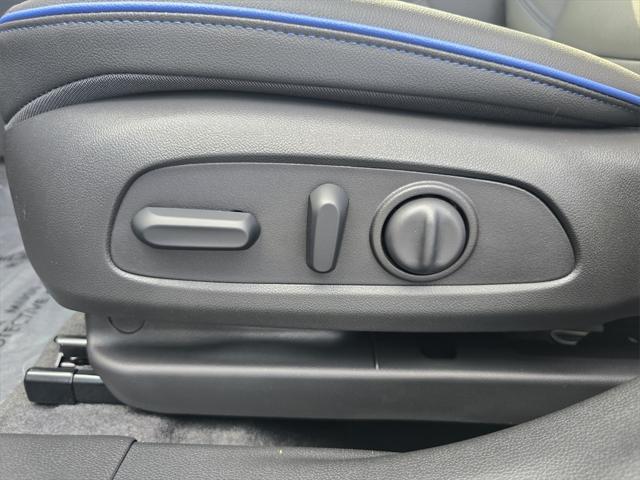 new 2025 Buick Envista car, priced at $27,739