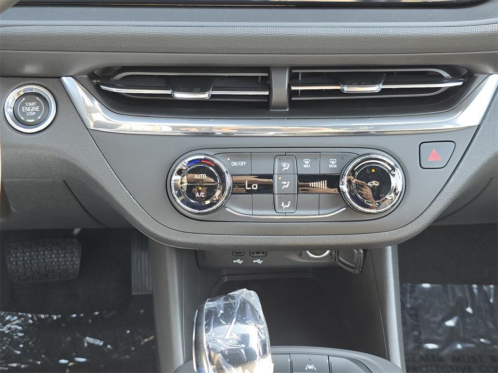 new 2025 Buick Envista car, priced at $22,500
