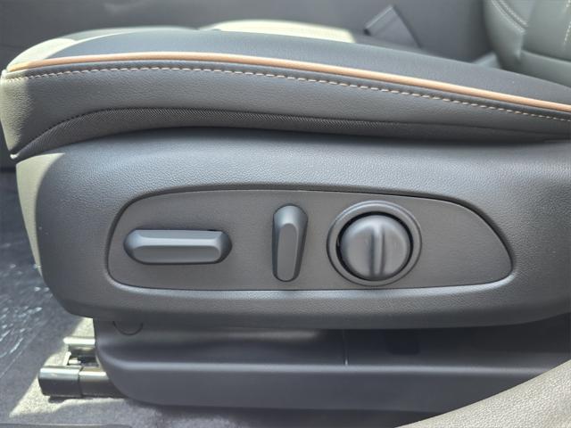 new 2025 Buick Envista car, priced at $28,000