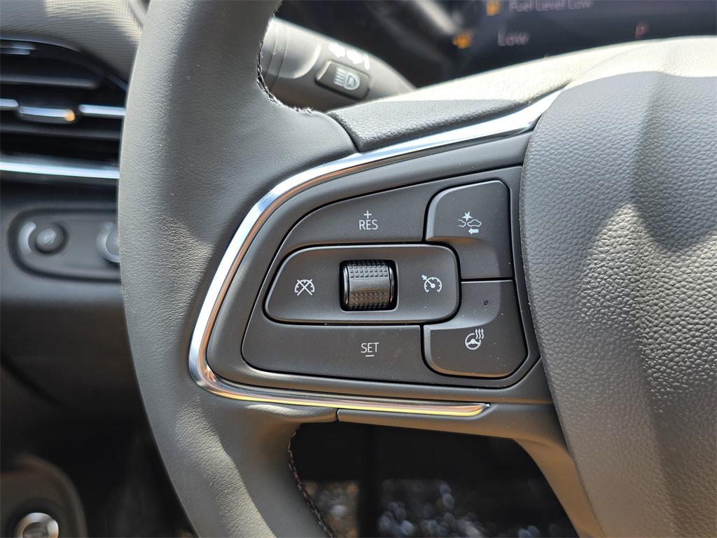 new 2025 Buick Envista car, priced at $27,000