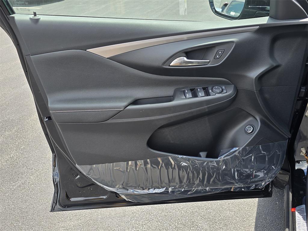 new 2025 Buick Envista car, priced at $27,000